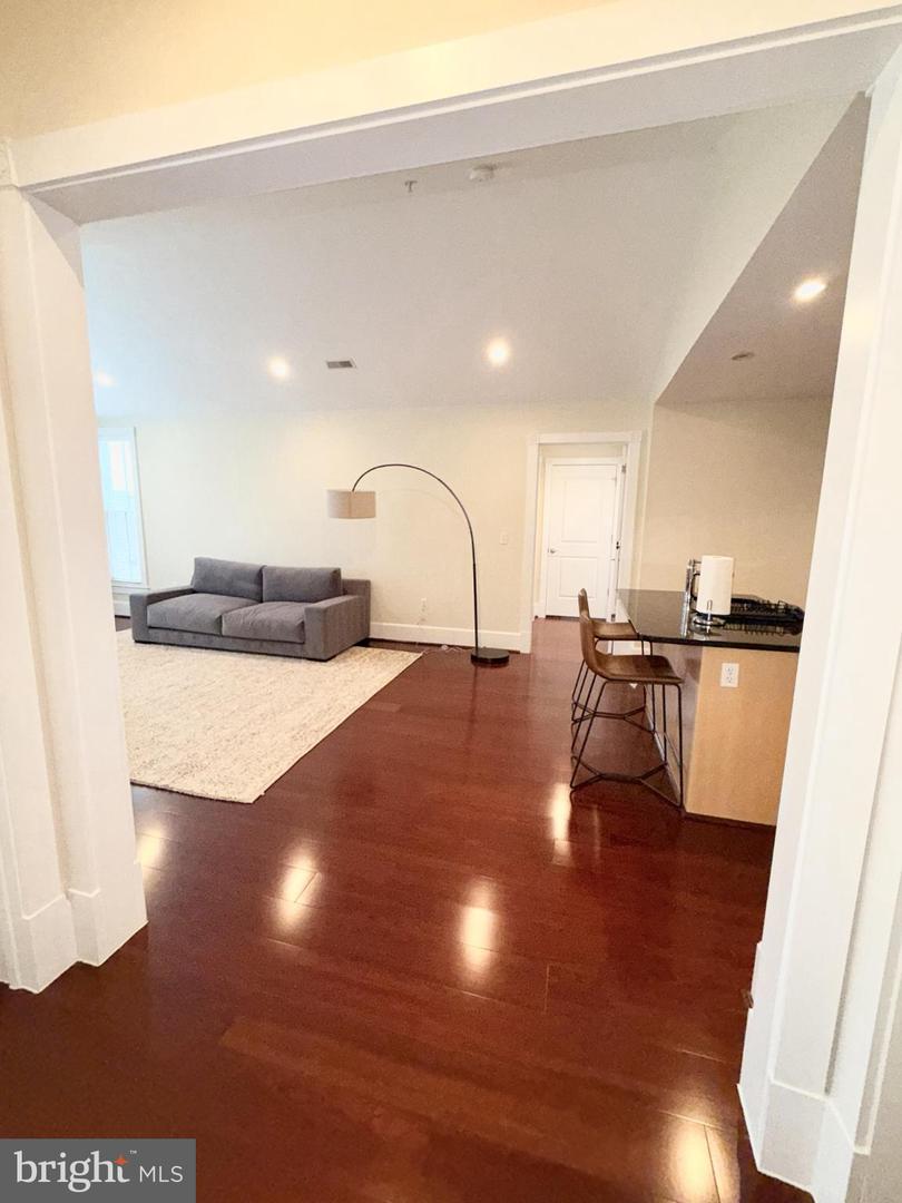 910 POWHATAN ST #304S, ALEXANDRIA, Virginia 22314, 2 Bedrooms Bedrooms, 4 Rooms Rooms,2 BathroomsBathrooms,Residential,For sale,910 POWHATAN ST #304S,VAAX2054280 MLS # VAAX2054280 910 POWHATAN ST #304S, ALEXANDRIA, Virginia 22314, 2 Bedrooms Bedrooms, 4 Rooms Rooms,2 BathroomsBathrooms,Residential,For sale,910 POWHATAN ST #304S,VAAX2054280 MLS # VAAX2054280