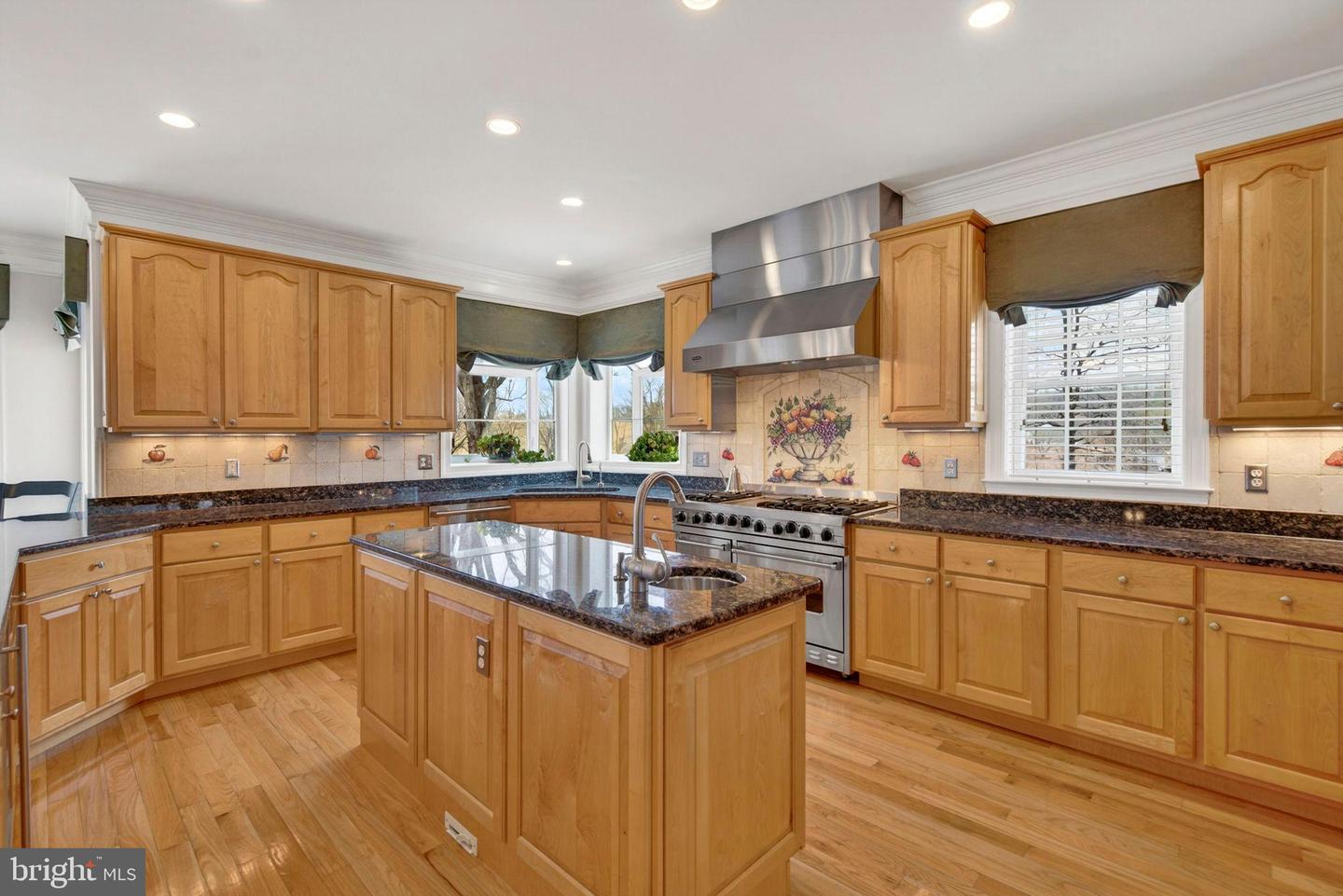 8342 LUNSFORD RD, WARRENTON, Virginia 20187, 3 Bedrooms Bedrooms, 17 Rooms Rooms,4 BathroomsBathrooms,Residential,For sale,8342 LUNSFORD RD,VAFQ2020640 MLS # VAFQ2020640