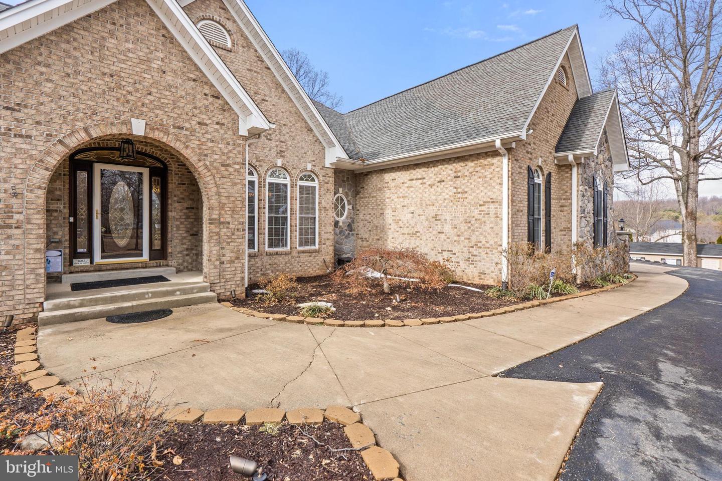 8342 LUNSFORD RD, WARRENTON, Virginia 20187, 3 Bedrooms Bedrooms, 17 Rooms Rooms,4 BathroomsBathrooms,Residential,For sale,8342 LUNSFORD RD,VAFQ2020640 MLS # VAFQ2020640