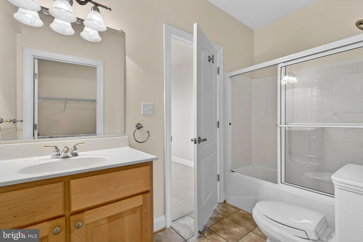 8342 LUNSFORD RD, WARRENTON, Virginia 20187, 3 Bedrooms Bedrooms, 17 Rooms Rooms,4 BathroomsBathrooms,Residential,For sale,8342 LUNSFORD RD,VAFQ2020640 MLS # VAFQ2020640