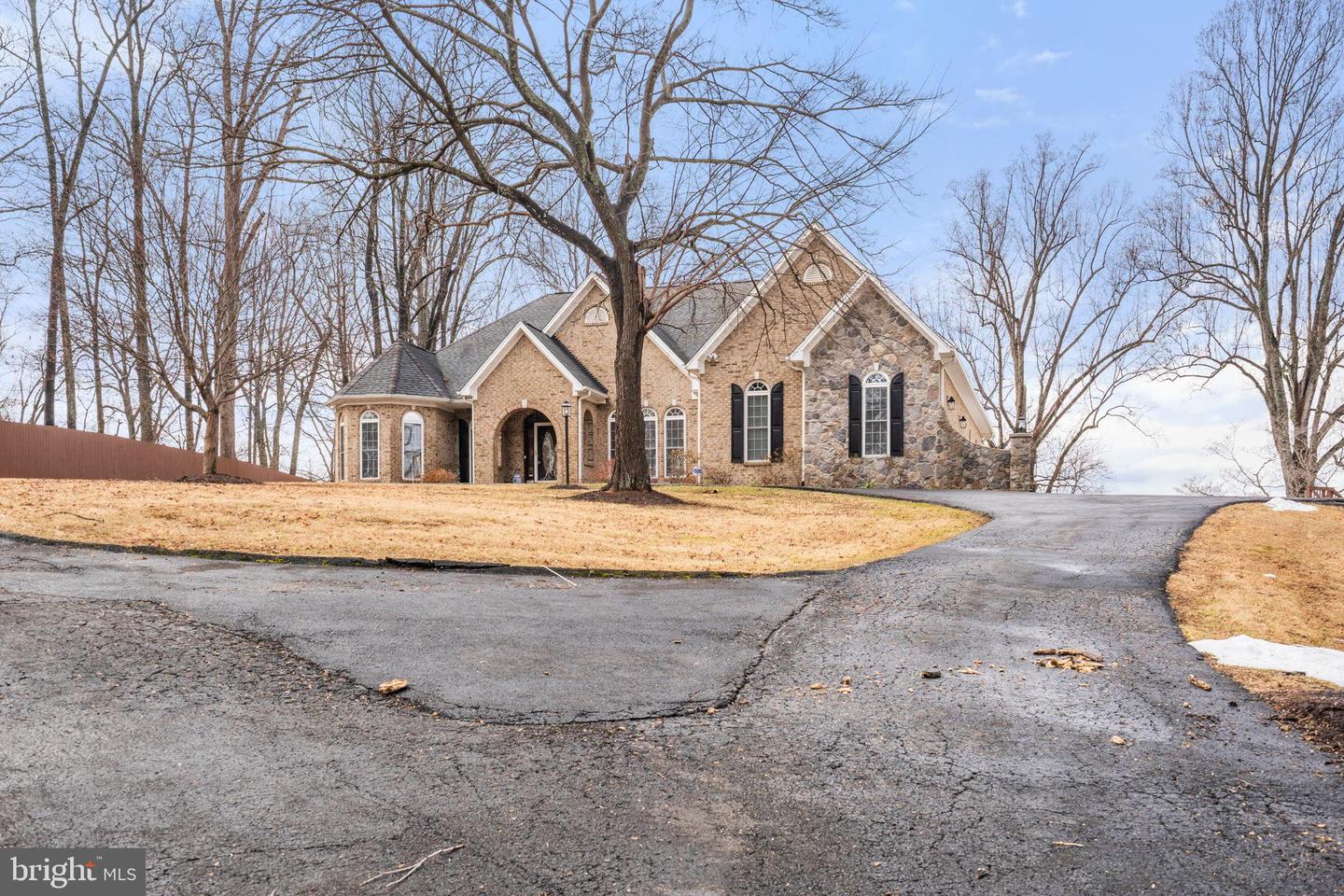 8342 LUNSFORD RD, WARRENTON, Virginia 20187, 3 Bedrooms Bedrooms, 17 Rooms Rooms,4 BathroomsBathrooms,Residential,For sale,8342 LUNSFORD RD,VAFQ2020640 MLS # VAFQ2020640