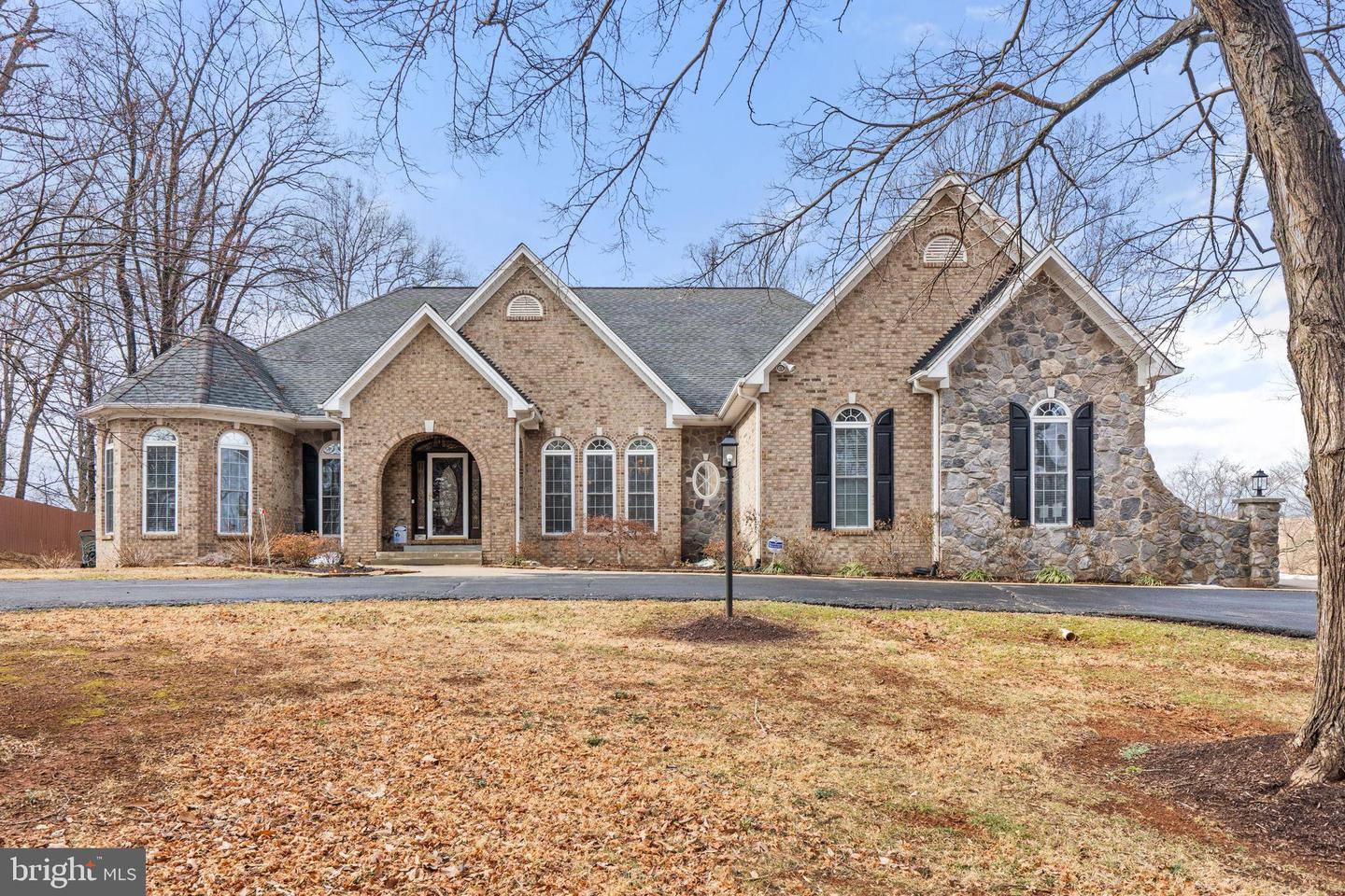 8342 LUNSFORD RD, WARRENTON, Virginia 20187, 3 Bedrooms Bedrooms, 17 Rooms Rooms,4 BathroomsBathrooms,Residential,For sale,8342 LUNSFORD RD,VAFQ2020640 MLS # VAFQ2020640