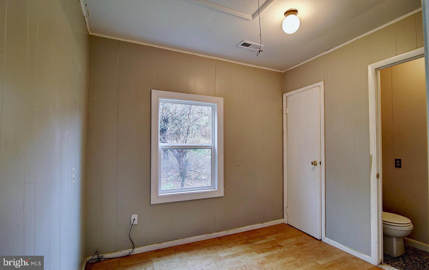 13096 FURNACE MOUNTAIN RD, LOVETTSVILLE, Virginia 20180, 3 Bedrooms Bedrooms, ,1 BathroomBathrooms,Residential,For sale,13096 FURNACE MOUNTAIN RD,VALO2116322 MLS # VALO2116322