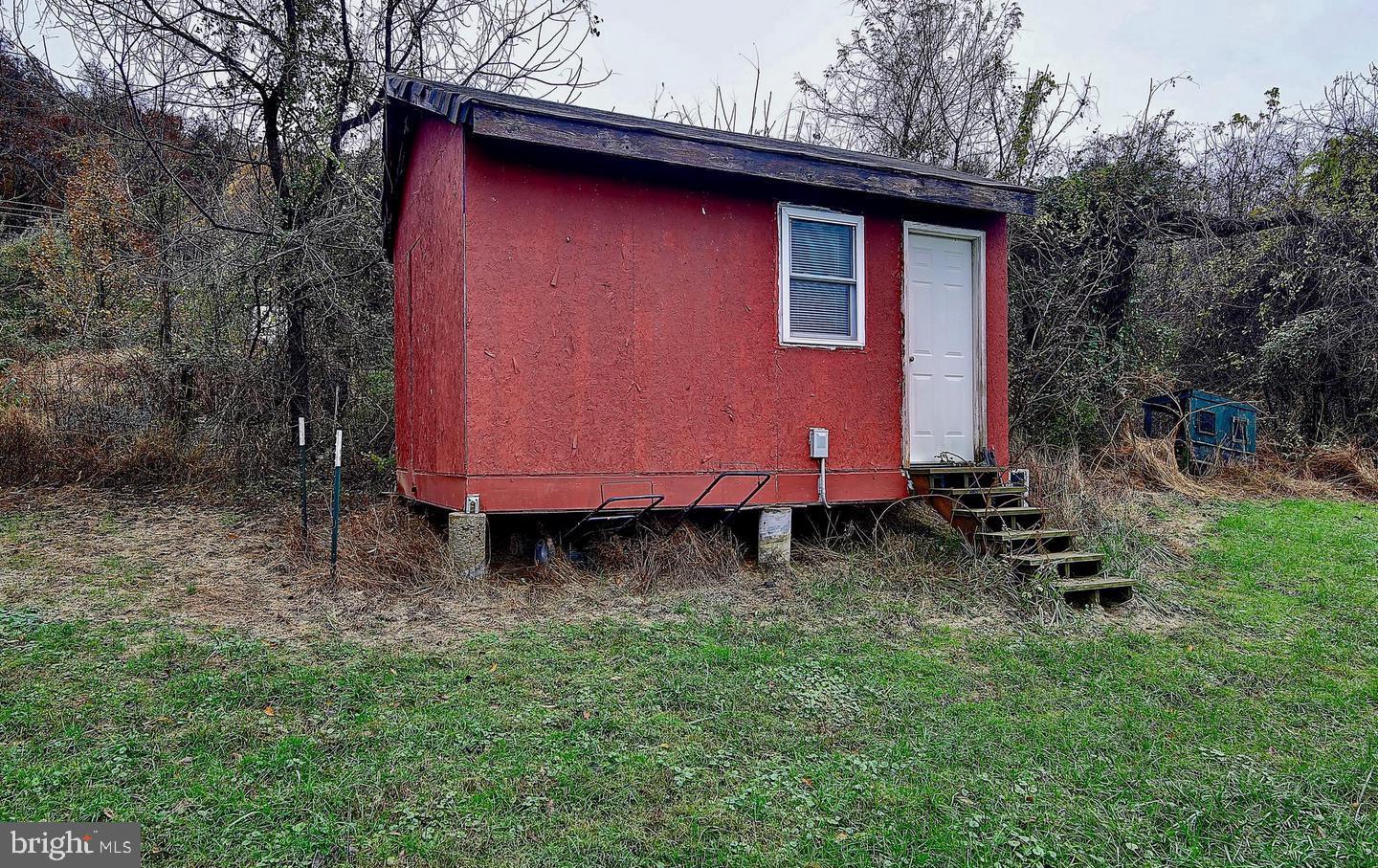 13096 FURNACE MOUNTAIN RD, LOVETTSVILLE, Virginia 20180, 3 Bedrooms Bedrooms, ,1 BathroomBathrooms,Residential,For sale,13096 FURNACE MOUNTAIN RD,VALO2116322 MLS # VALO2116322