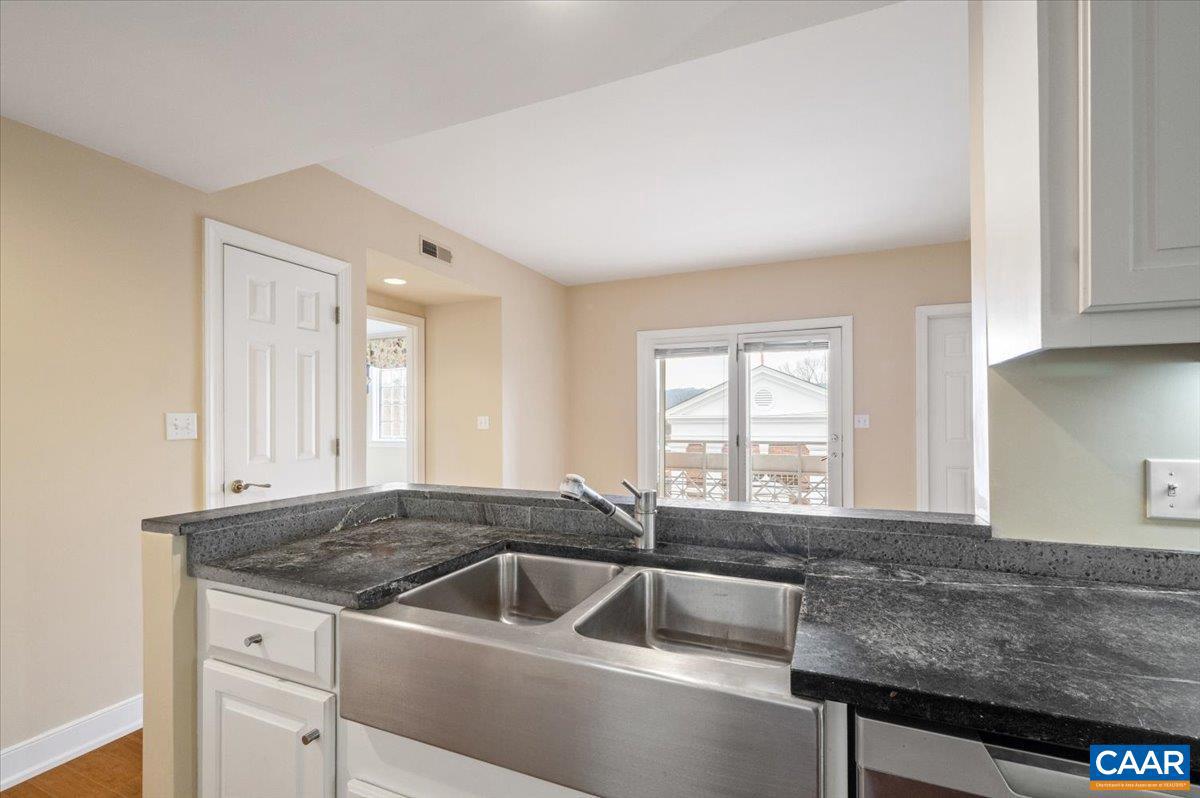 255 E JEFFERSON ST, CHARLOTTESVILLE, Virginia 22902, 3 Bedrooms Bedrooms, ,2 BathroomsBathrooms,Residential,For sale,255 E JEFFERSON ST,673469 MLS # 673469 255 E JEFFERSON ST, CHARLOTTESVILLE, Virginia 22902, 3 Bedrooms Bedrooms, ,2 BathroomsBathrooms,Residential,For sale,255 E JEFFERSON ST,673469 MLS # 673469