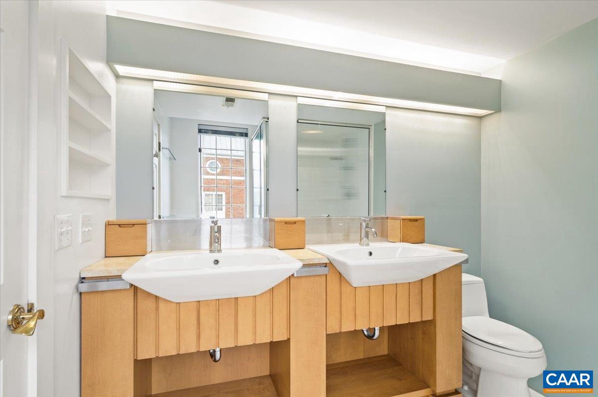 255 E JEFFERSON ST, CHARLOTTESVILLE, Virginia 22902, 3 Bedrooms Bedrooms, ,2 BathroomsBathrooms,Residential,For sale,255 E JEFFERSON ST,673469 MLS # 673469 255 E JEFFERSON ST, CHARLOTTESVILLE, Virginia 22902, 3 Bedrooms Bedrooms, ,2 BathroomsBathrooms,Residential,For sale,255 E JEFFERSON ST,673469 MLS # 673469