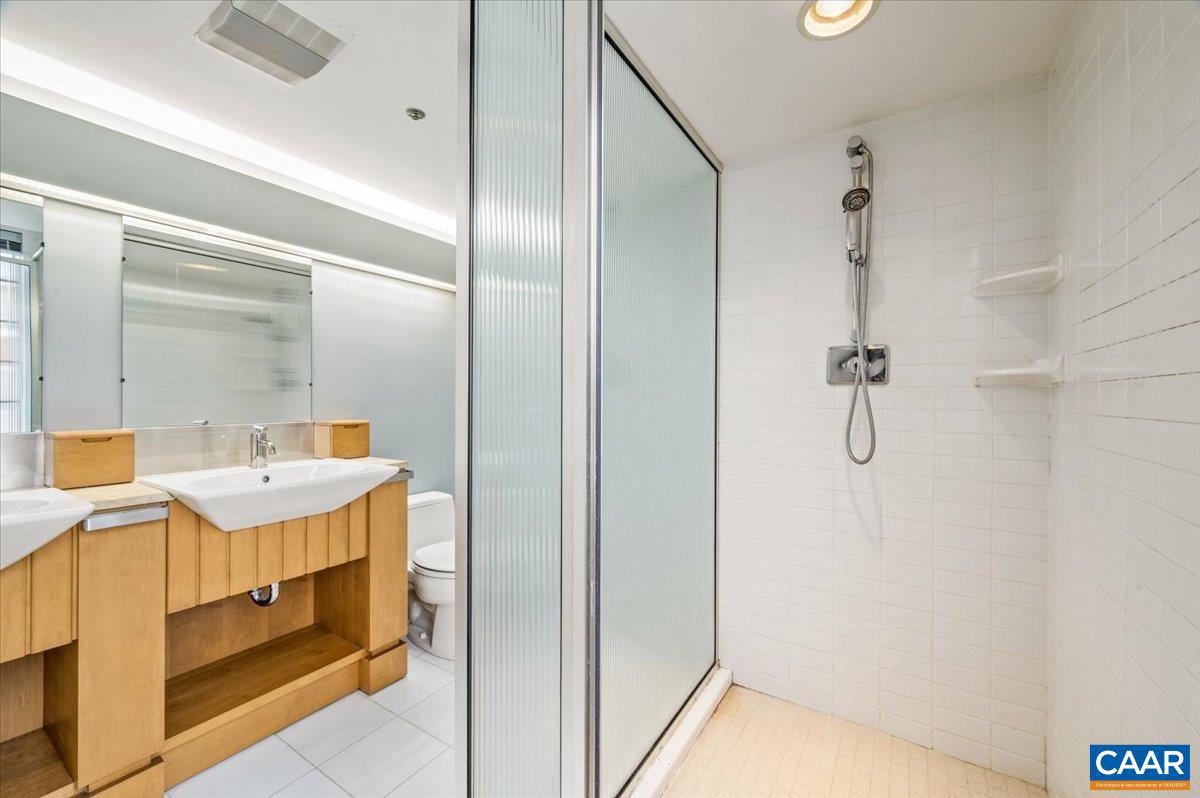 255 E JEFFERSON ST, CHARLOTTESVILLE, Virginia 22902, 3 Bedrooms Bedrooms, ,2 BathroomsBathrooms,Residential,For sale,255 E JEFFERSON ST,673469 MLS # 673469 255 E JEFFERSON ST, CHARLOTTESVILLE, Virginia 22902, 3 Bedrooms Bedrooms, ,2 BathroomsBathrooms,Residential,For sale,255 E JEFFERSON ST,673469 MLS # 673469