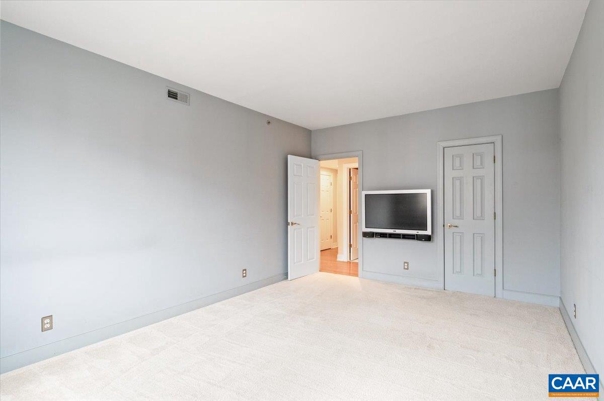 255 E JEFFERSON ST, CHARLOTTESVILLE, Virginia 22902, 3 Bedrooms Bedrooms, ,2 BathroomsBathrooms,Residential,For sale,255 E JEFFERSON ST,673469 MLS # 673469 255 E JEFFERSON ST, CHARLOTTESVILLE, Virginia 22902, 3 Bedrooms Bedrooms, ,2 BathroomsBathrooms,Residential,For sale,255 E JEFFERSON ST,673469 MLS # 673469