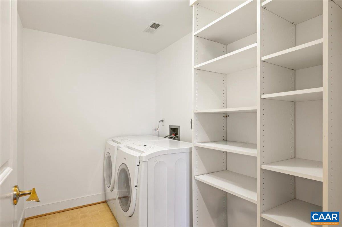 255 E JEFFERSON ST, CHARLOTTESVILLE, Virginia 22902, 3 Bedrooms Bedrooms, ,2 BathroomsBathrooms,Residential,For sale,255 E JEFFERSON ST,673469 MLS # 673469 255 E JEFFERSON ST, CHARLOTTESVILLE, Virginia 22902, 3 Bedrooms Bedrooms, ,2 BathroomsBathrooms,Residential,For sale,255 E JEFFERSON ST,673469 MLS # 673469