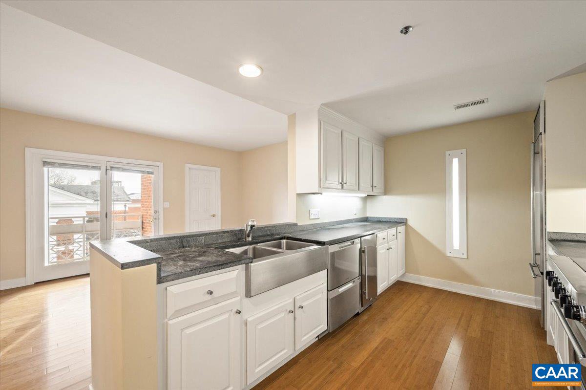 255 E JEFFERSON ST, CHARLOTTESVILLE, Virginia 22902, 3 Bedrooms Bedrooms, ,2 BathroomsBathrooms,Residential,For sale,255 E JEFFERSON ST,673469 MLS # 673469 255 E JEFFERSON ST, CHARLOTTESVILLE, Virginia 22902, 3 Bedrooms Bedrooms, ,2 BathroomsBathrooms,Residential,For sale,255 E JEFFERSON ST,673469 MLS # 673469