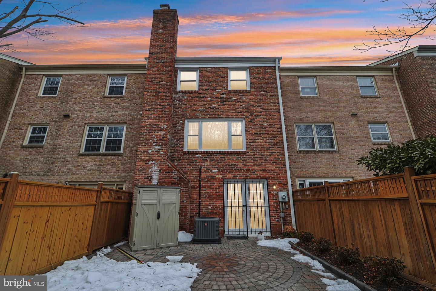 9269 BAILEY LN, FAIRFAX, Virginia 22031, 3 Bedrooms Bedrooms, ,3 BathroomsBathrooms,Residential,For sale,9269 BAILEY LN,VAFX2286582 MLS # VAFX2286582