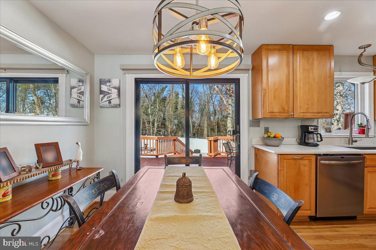 6816 MAYO CT, SPRINGFIELD, Virginia 22150, 4 Bedrooms Bedrooms, ,2 BathroomsBathrooms,Residential,For sale,6816 MAYO CT,VAFX2287862 MLS # VAFX2287862