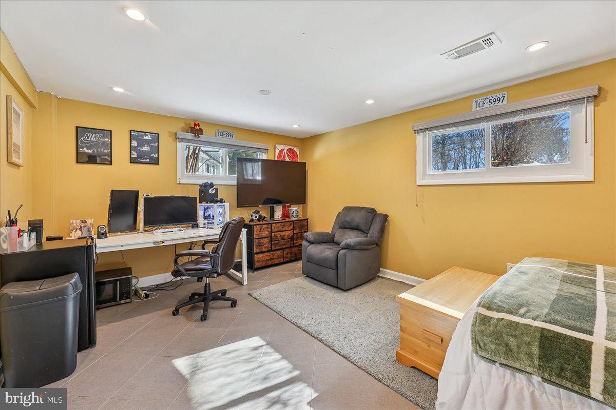 6816 MAYO CT, SPRINGFIELD, Virginia 22150, 4 Bedrooms Bedrooms, ,2 BathroomsBathrooms,Residential,For sale,6816 MAYO CT,VAFX2287862 MLS # VAFX2287862