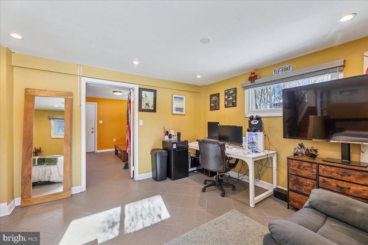 6816 MAYO CT, SPRINGFIELD, Virginia 22150, 4 Bedrooms Bedrooms, ,2 BathroomsBathrooms,Residential,For sale,6816 MAYO CT,VAFX2287862 MLS # VAFX2287862