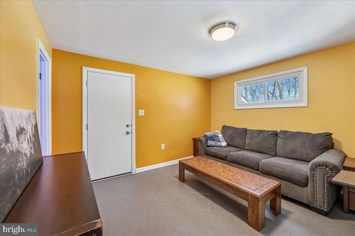 6816 MAYO CT, SPRINGFIELD, Virginia 22150, 4 Bedrooms Bedrooms, ,2 BathroomsBathrooms,Residential,For sale,6816 MAYO CT,VAFX2287862 MLS # VAFX2287862