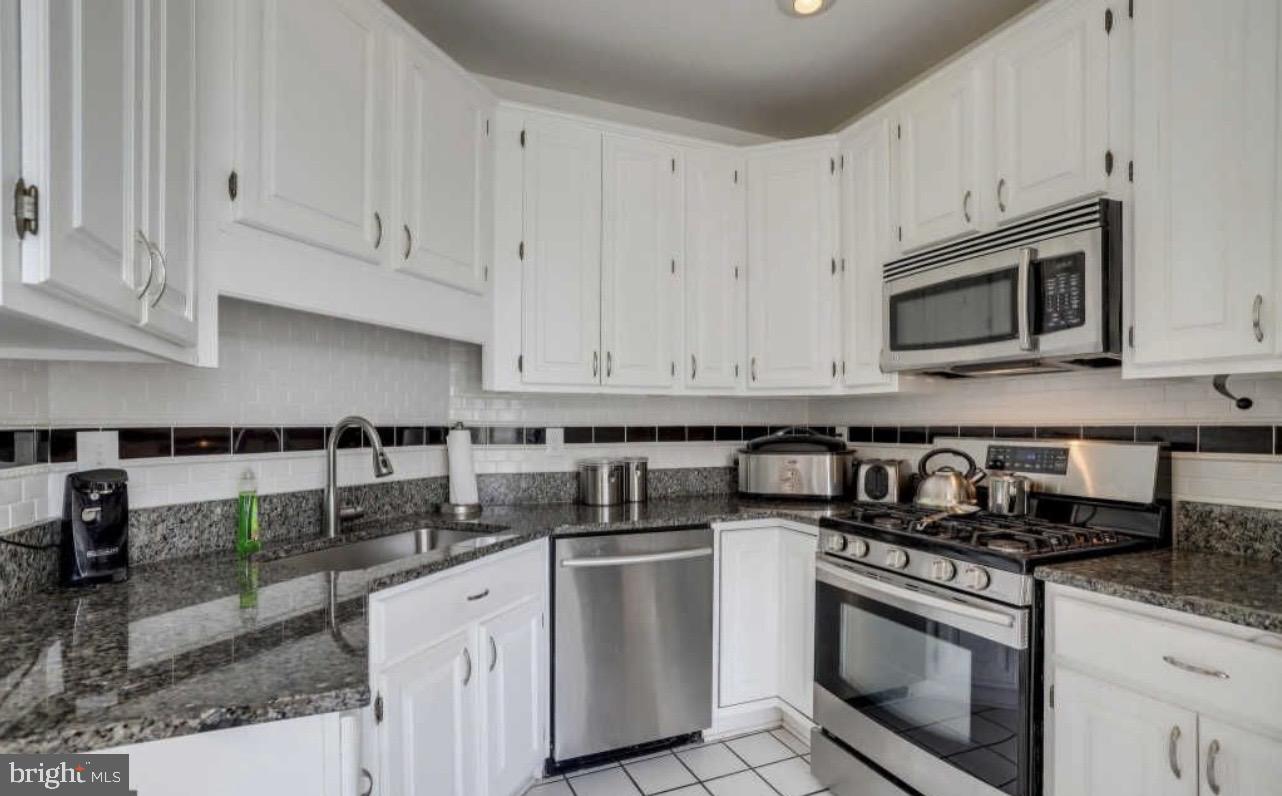 3935 BARCROFT MEWS CT, FALLS CHURCH, Virginia 22041, 3 Bedrooms Bedrooms, ,3 BathroomsBathrooms,Residential,For sale,3935 BARCROFT MEWS CT,VAFX2291236 MLS # VAFX2291236