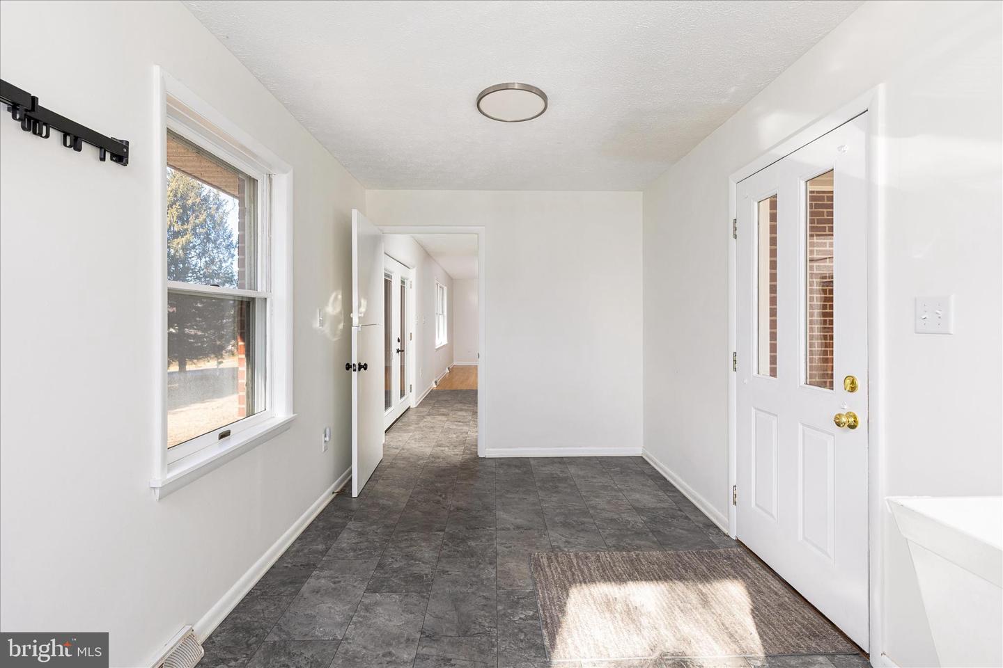 4 HIGH VIEW DR, MAURERTOWN, Virginia 22644, 5 Bedrooms Bedrooms, ,3 BathroomsBathrooms,Residential,For sale,4 HIGH VIEW DR,VASH2013338 MLS # VASH2013338