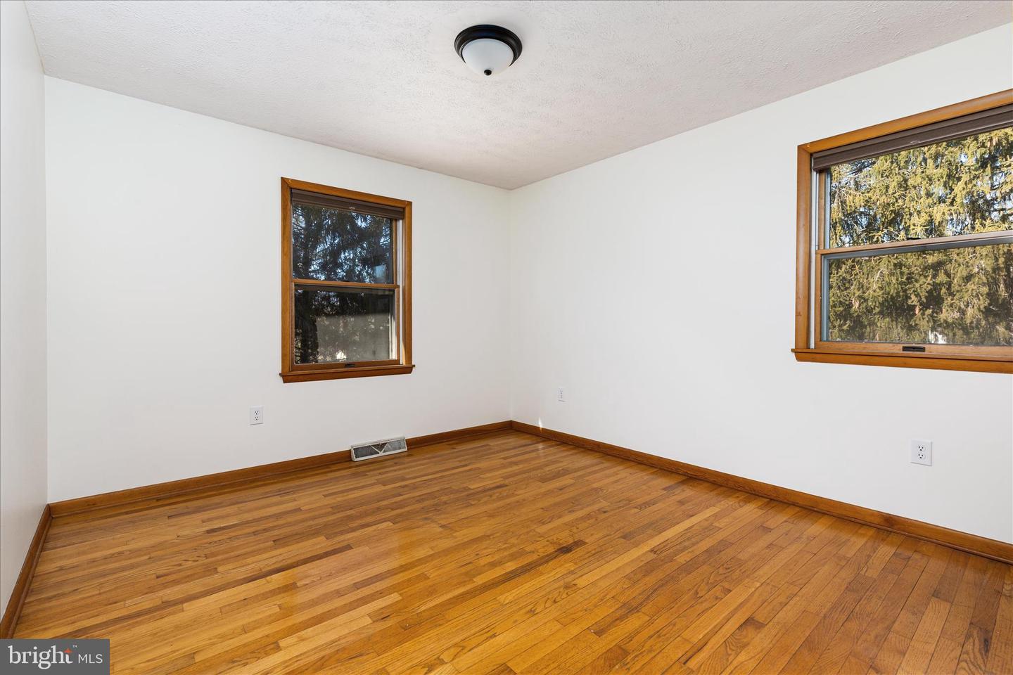 4 HIGH VIEW DR, MAURERTOWN, Virginia 22644, 5 Bedrooms Bedrooms, ,3 BathroomsBathrooms,Residential,For sale,4 HIGH VIEW DR,VASH2013338 MLS # VASH2013338