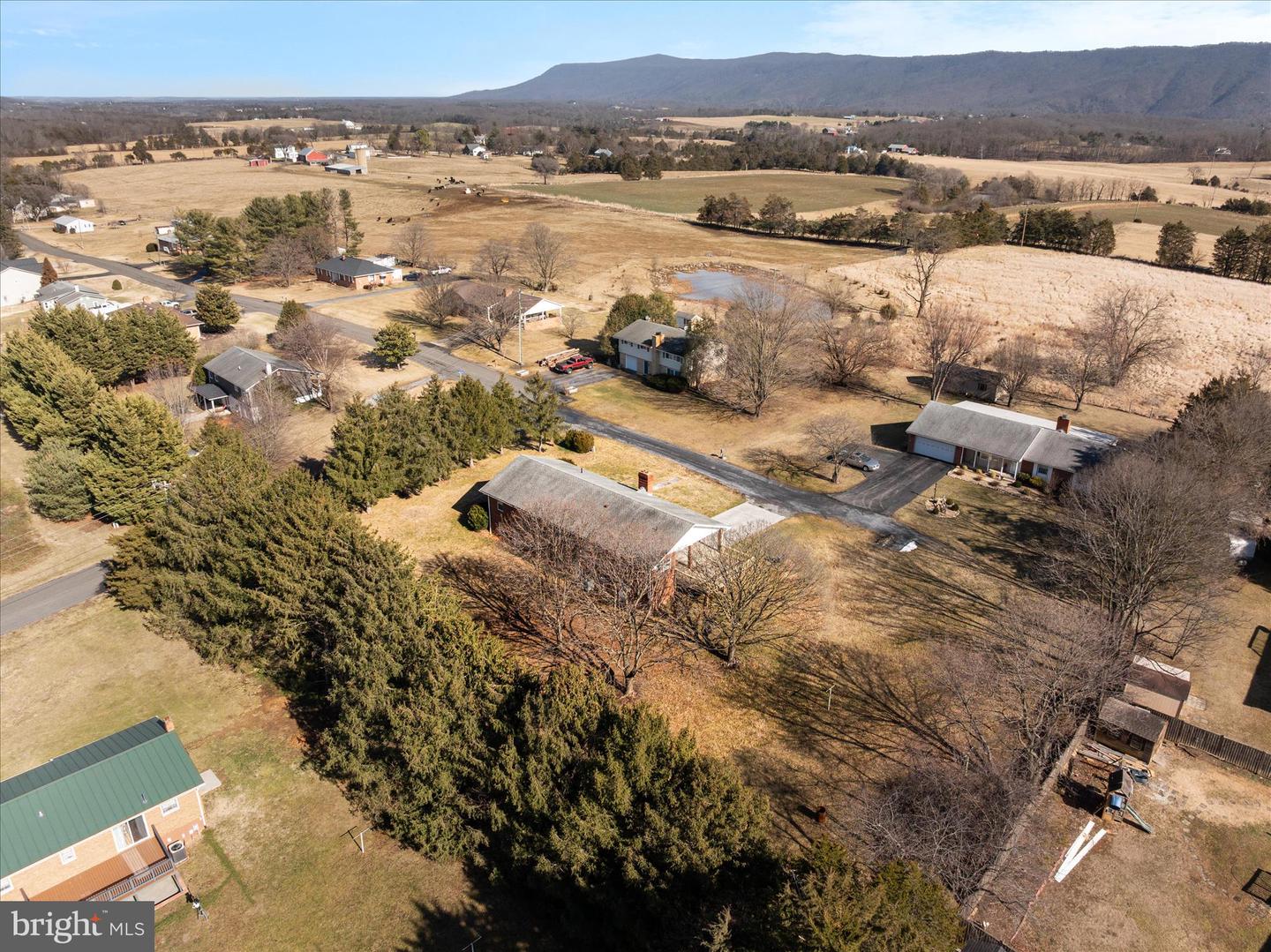 4 HIGH VIEW DR, MAURERTOWN, Virginia 22644, 5 Bedrooms Bedrooms, ,3 BathroomsBathrooms,Residential,For sale,4 HIGH VIEW DR,VASH2013338 MLS # VASH2013338