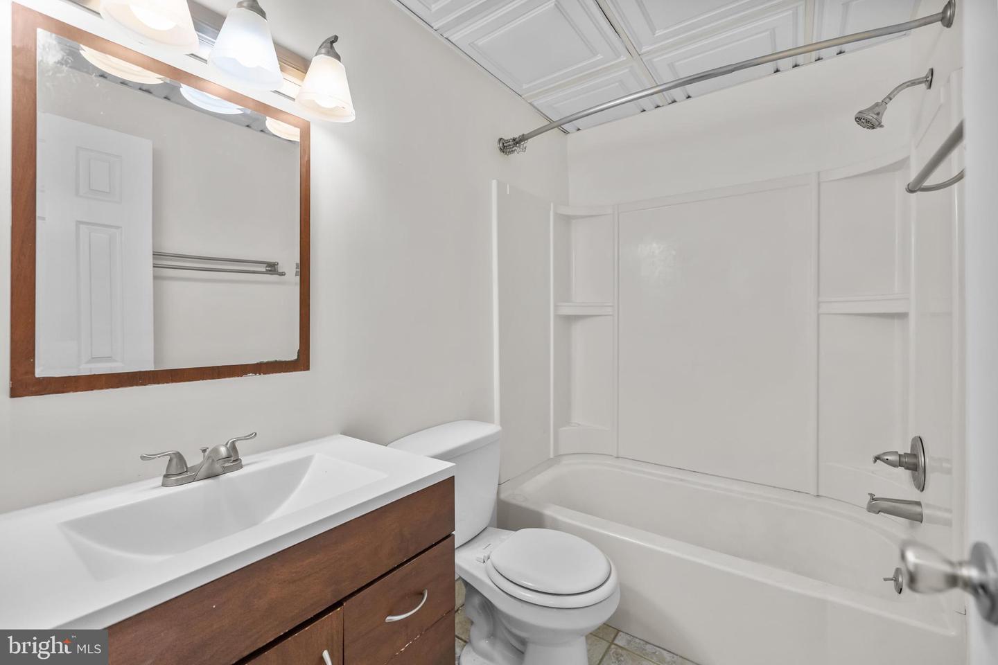 1115 12TH ST NW #104, WASHINGTON, District Of Columbia 20005, 1 Bedroom Bedrooms, ,1 BathroomBathrooms,Residential,For sale,1115 12TH ST NW #104,DCDC2246230 MLS # DCDC2246230