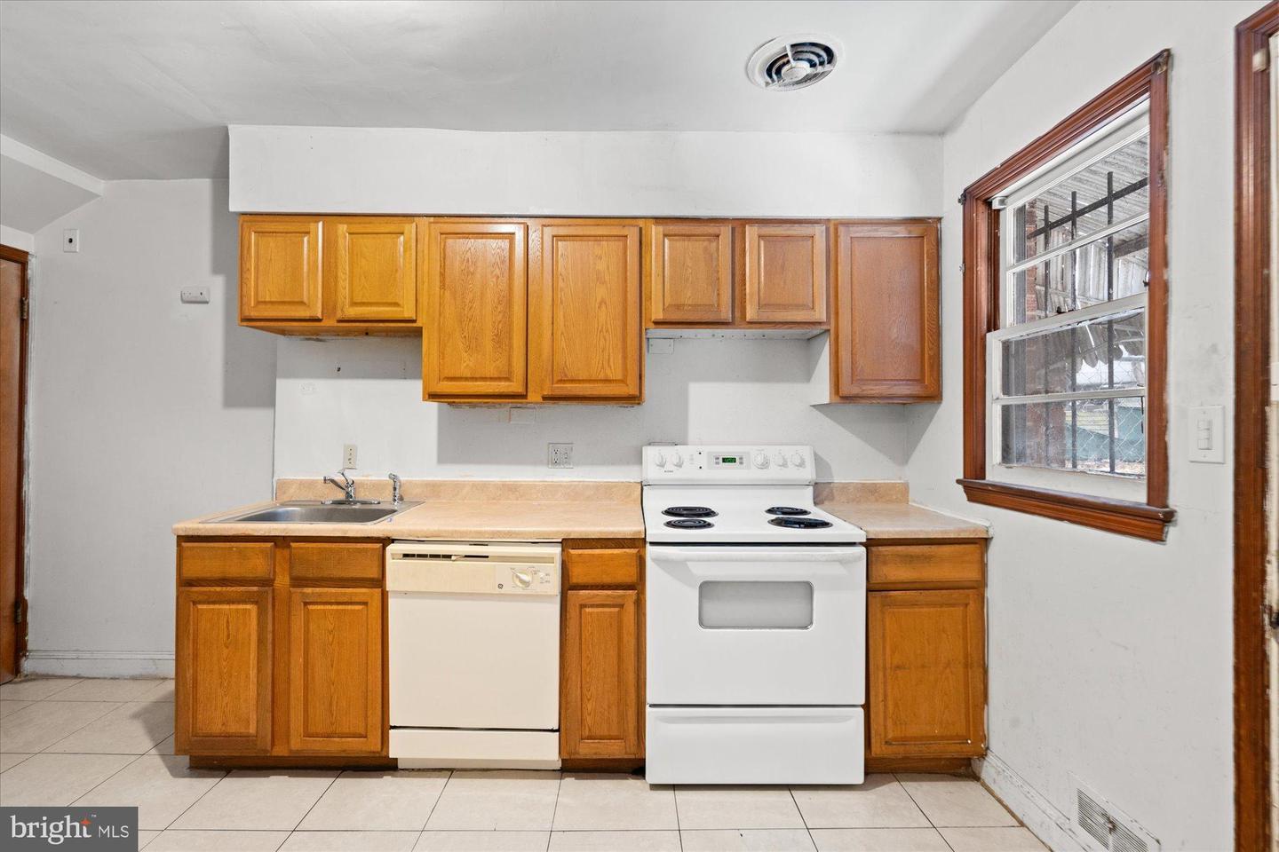 414 CHESAPEAKE ST SE, WASHINGTON, District Of Columbia 20032, 4 Bedrooms Bedrooms, 6 Rooms Rooms,2 BathroomsBathrooms,Residential,For sale,414 CHESAPEAKE ST SE,DCDC2247018 MLS # DCDC2247018