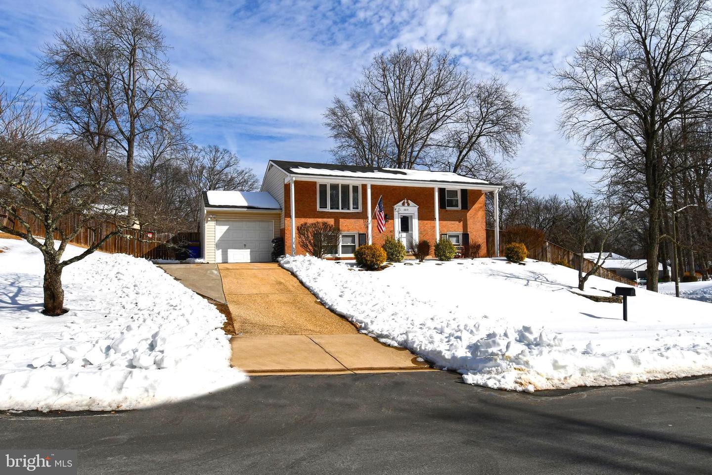 6819 LAVANT DR, SPRINGFIELD, Virginia 22152, 4 Bedrooms Bedrooms, ,2 BathroomsBathrooms,Residential,For sale,6819 LAVANT DR,VAFX2289270 MLS # VAFX2289270