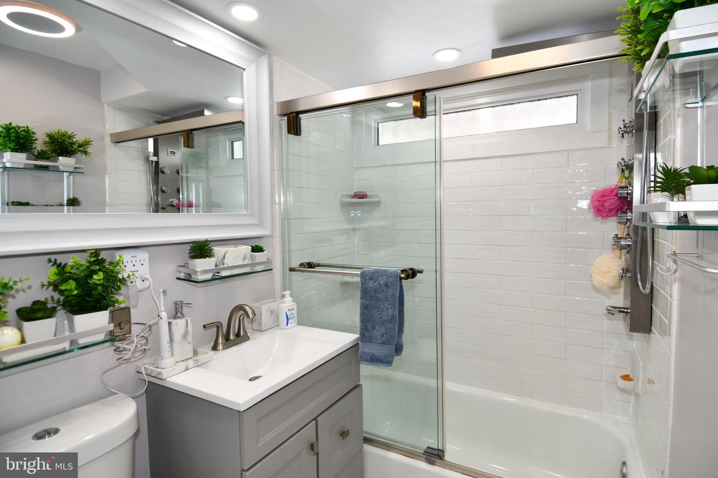 6819 LAVANT DR, SPRINGFIELD, Virginia 22152, 4 Bedrooms Bedrooms, ,2 BathroomsBathrooms,Residential,For sale,6819 LAVANT DR,VAFX2289270 MLS # VAFX2289270