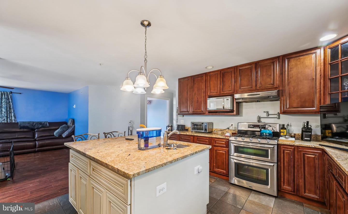 4905 MINNESOTA AVE NE, WASHINGTON, District Of Columbia 20019, 5 Bedrooms Bedrooms, ,4 BathroomsBathrooms,Residential,For sale,4905 MINNESOTA AVE NE,DCDC2246598 MLS # DCDC2246598