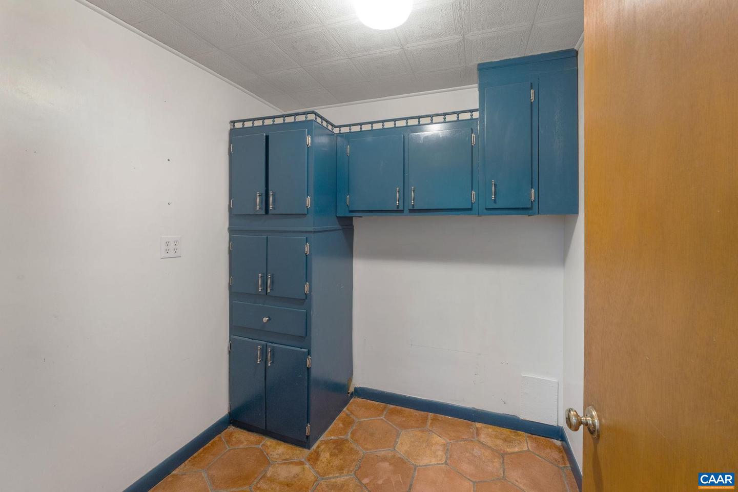 2809 NORTHFIELD RD, CHARLOTTESVILLE, Virginia 22901, 4 Bedrooms Bedrooms, ,3 BathroomsBathrooms,Residential,For sale,2809 NORTHFIELD RD,673477 MLS # 673477 2809 NORTHFIELD RD, CHARLOTTESVILLE, Virginia 22901, 4 Bedrooms Bedrooms, ,3 BathroomsBathrooms,Residential,For sale,2809 NORTHFIELD RD,673477 MLS # 673477