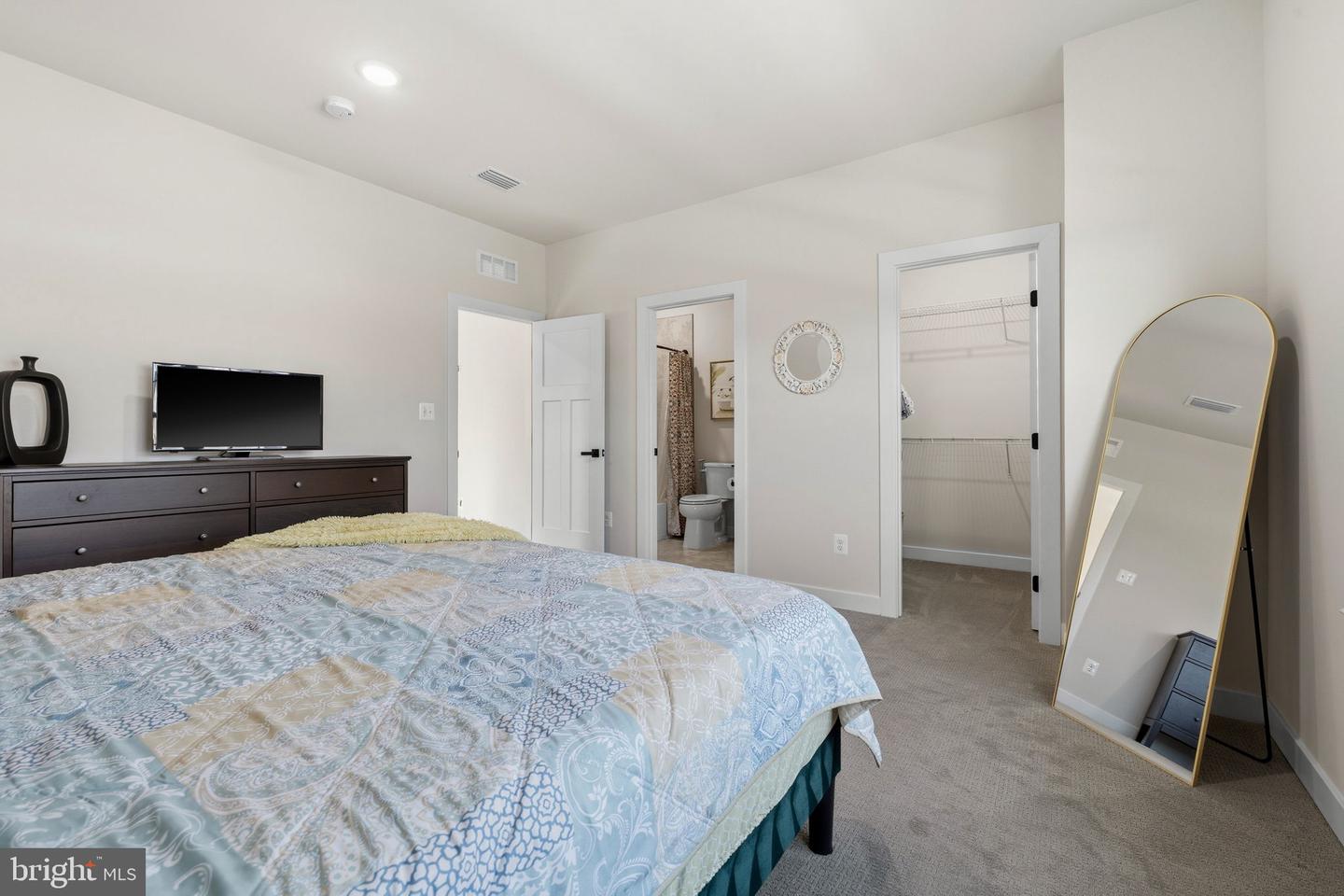 23957 NIGHTSONG CT, ALDIE, Virginia 20105, 5 Bedrooms Bedrooms, ,4 BathroomsBathrooms,Residential,For sale,23957 NIGHTSONG CT,VALO2116344 MLS # VALO2116344 23957 NIGHTSONG CT, ALDIE, Virginia 20105, 5 Bedrooms Bedrooms, ,4 BathroomsBathrooms,Residential,For sale,23957 NIGHTSONG CT,VALO2116344 MLS # VALO2116344