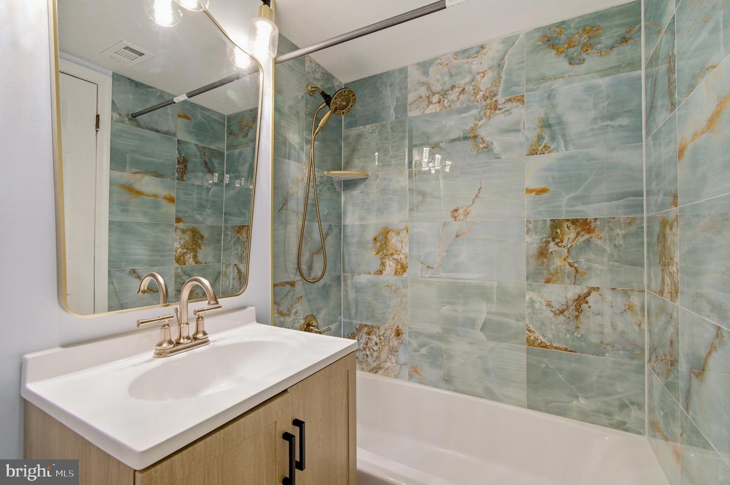 9457 FAIRFAX BLVD #202, FAIRFAX, Virginia 22031, 3 Bedrooms Bedrooms, ,2 BathroomsBathrooms,Residential,For sale,9457 FAIRFAX BLVD #202,VAFC2007766 MLS # VAFC2007766 9457 FAIRFAX BLVD #202, FAIRFAX, Virginia 22031, 3 Bedrooms Bedrooms, ,2 BathroomsBathrooms,Residential,For sale,9457 FAIRFAX BLVD #202,VAFC2007766 MLS # VAFC2007766