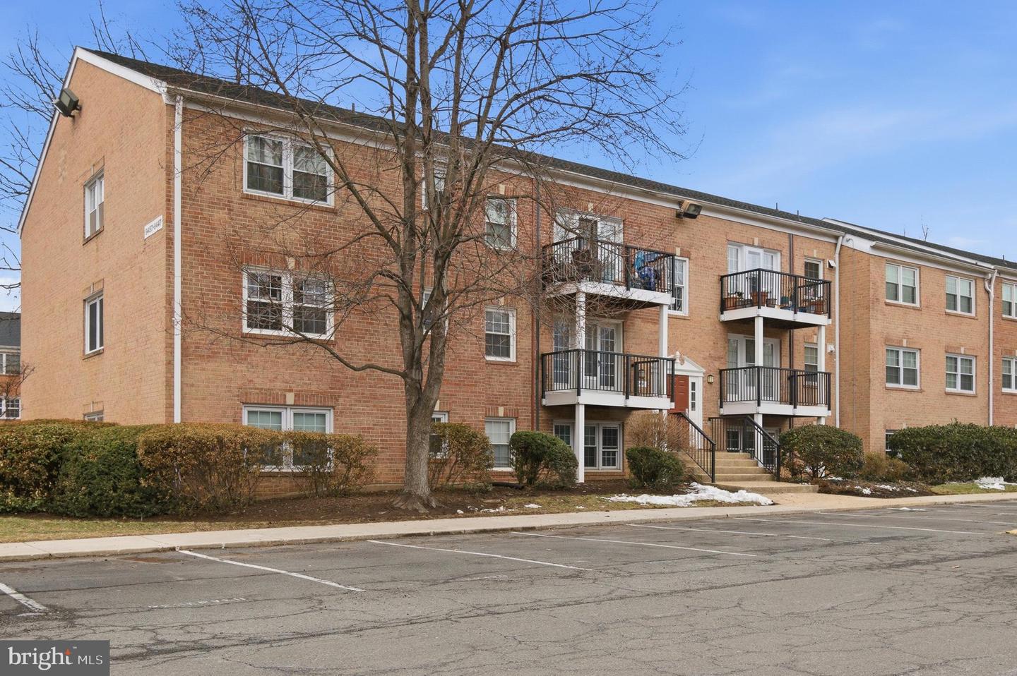 9457 FAIRFAX BLVD #202, FAIRFAX, Virginia 22031, 3 Bedrooms Bedrooms, ,2 BathroomsBathrooms,Residential,For sale,9457 FAIRFAX BLVD #202,VAFC2007766 MLS # VAFC2007766 9457 FAIRFAX BLVD #202, FAIRFAX, Virginia 22031, 3 Bedrooms Bedrooms, ,2 BathroomsBathrooms,Residential,For sale,9457 FAIRFAX BLVD #202,VAFC2007766 MLS # VAFC2007766