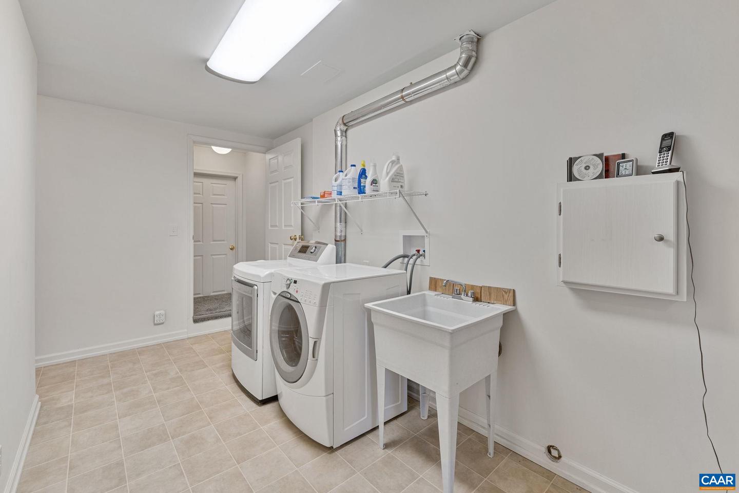 1772 HEARTHGLOW LN, CHARLOTTESVILLE, Virginia 22901, 4 Bedrooms Bedrooms, ,3 BathroomsBathrooms,Residential,For sale,1772 HEARTHGLOW LN,673505 MLS # 673505 1772 HEARTHGLOW LN, CHARLOTTESVILLE, Virginia 22901, 4 Bedrooms Bedrooms, ,3 BathroomsBathrooms,Residential,For sale,1772 HEARTHGLOW LN,673505 MLS # 673505