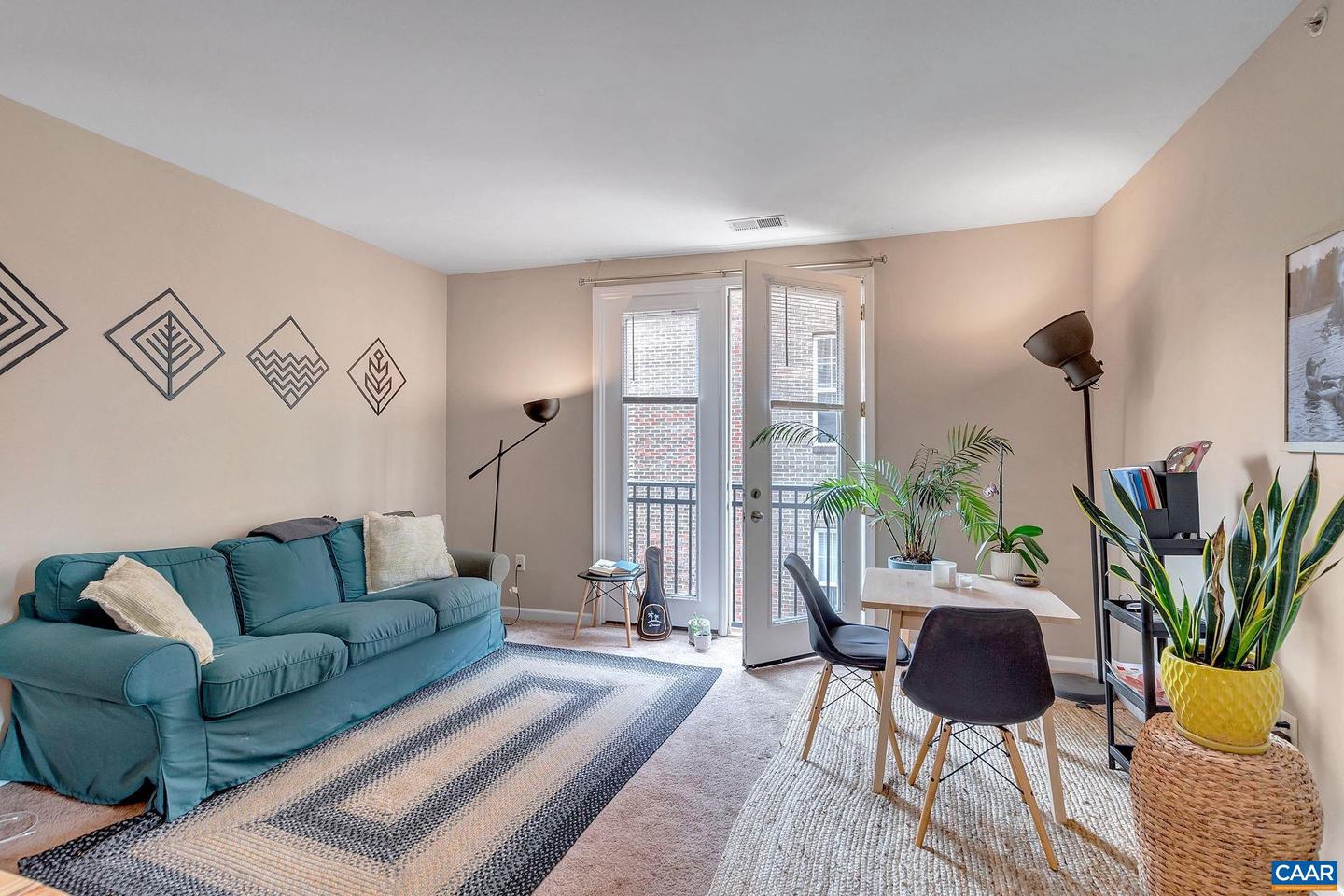 745 WALKER SQ #1A, CHARLOTTESVILLE, Virginia 22903, 1 Bedroom Bedrooms, ,1 BathroomBathrooms,Residential,For sale,745 WALKER SQ #1A,673507 MLS # 673507