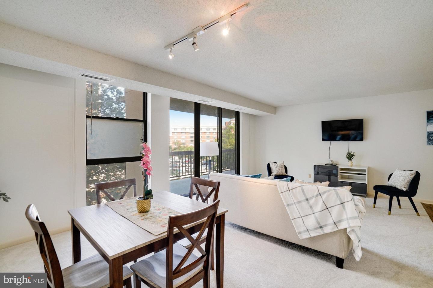 1016 S WAYNE ST #406, ARLINGTON, Virginia 22204, 1 Bedroom Bedrooms, ,1 BathroomBathrooms,Residential,For sale,1016 S WAYNE ST #406,VAAR2060344 MLS # VAAR2060344 1016 S WAYNE ST #406, ARLINGTON, Virginia 22204, 1 Bedroom Bedrooms, ,1 BathroomBathrooms,Residential,For sale,1016 S WAYNE ST #406,VAAR2060344 MLS # VAAR2060344