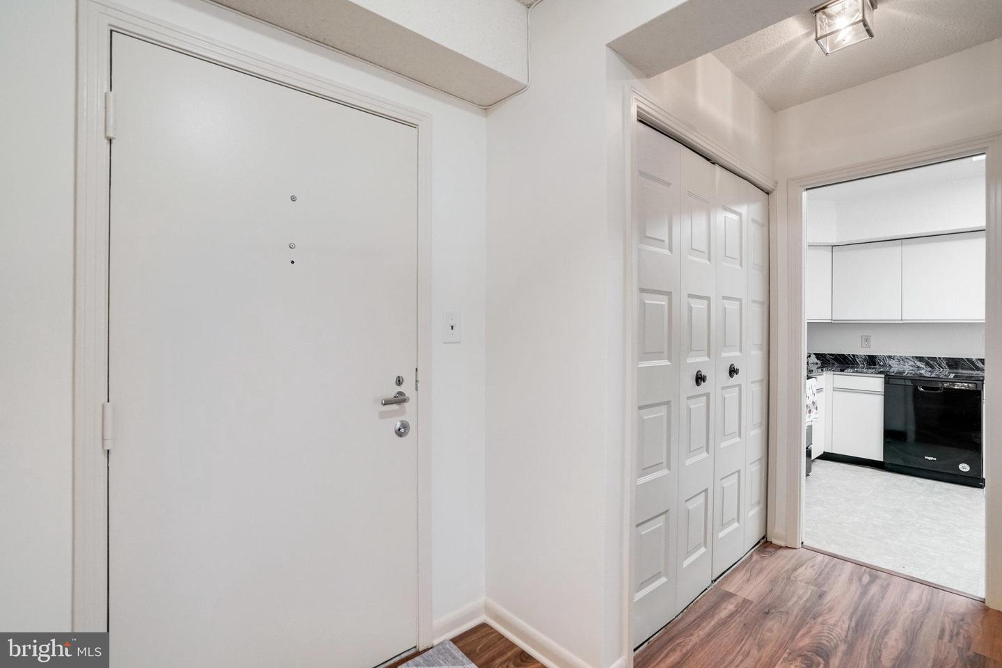 1016 S WAYNE ST #406, ARLINGTON, Virginia 22204, 1 Bedroom Bedrooms, ,1 BathroomBathrooms,Residential,For sale,1016 S WAYNE ST #406,VAAR2060344 MLS # VAAR2060344 1016 S WAYNE ST #406, ARLINGTON, Virginia 22204, 1 Bedroom Bedrooms, ,1 BathroomBathrooms,Residential,For sale,1016 S WAYNE ST #406,VAAR2060344 MLS # VAAR2060344