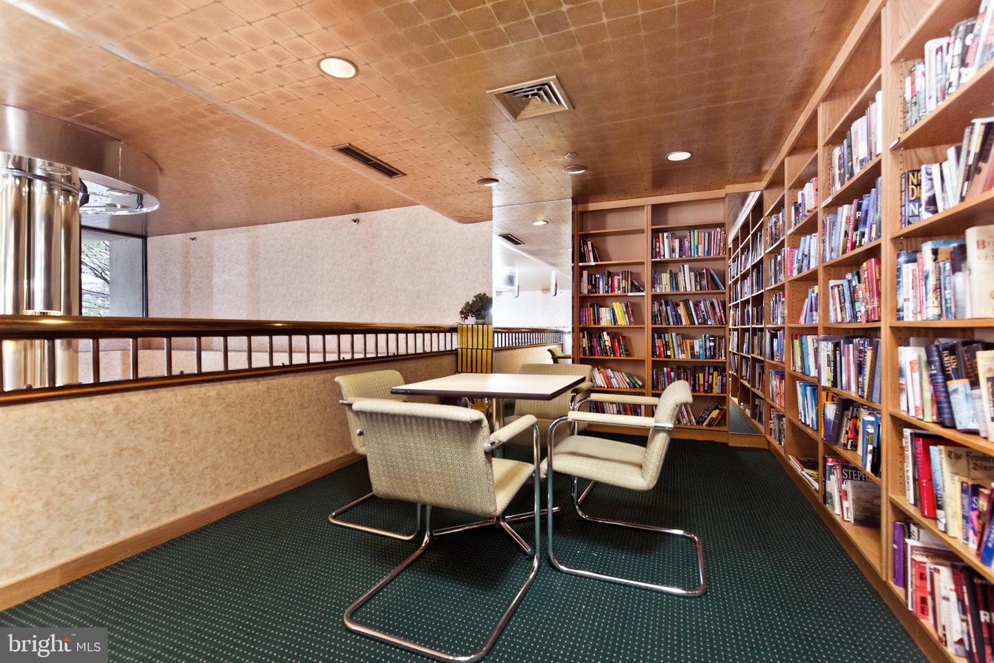 1016 S WAYNE ST #406, ARLINGTON, Virginia 22204, 1 Bedroom Bedrooms, ,1 BathroomBathrooms,Residential,For sale,1016 S WAYNE ST #406,VAAR2060344 MLS # VAAR2060344 1016 S WAYNE ST #406, ARLINGTON, Virginia 22204, 1 Bedroom Bedrooms, ,1 BathroomBathrooms,Residential,For sale,1016 S WAYNE ST #406,VAAR2060344 MLS # VAAR2060344