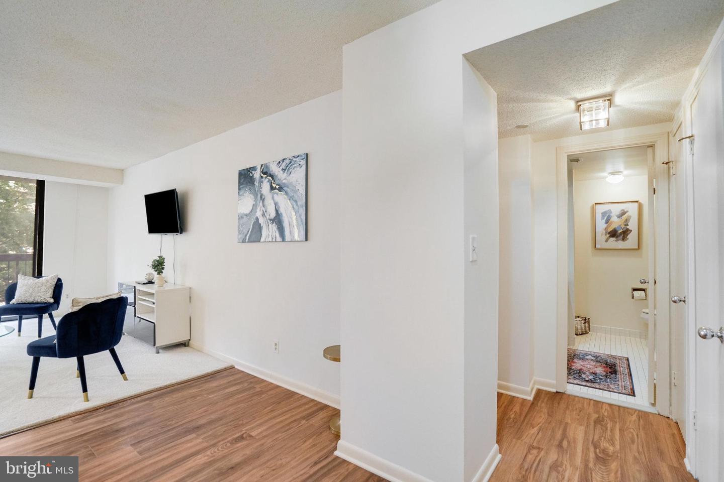 1016 S WAYNE ST #406, ARLINGTON, Virginia 22204, 1 Bedroom Bedrooms, ,1 BathroomBathrooms,Residential,For sale,1016 S WAYNE ST #406,VAAR2060344 MLS # VAAR2060344 1016 S WAYNE ST #406, ARLINGTON, Virginia 22204, 1 Bedroom Bedrooms, ,1 BathroomBathrooms,Residential,For sale,1016 S WAYNE ST #406,VAAR2060344 MLS # VAAR2060344