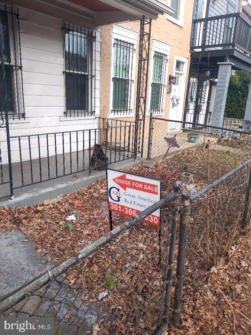 1718 INDEPENDENCE AVE SE, WASHINGTON, District Of Columbia 20003, 3 Bedrooms Bedrooms, ,1 BathroomBathrooms,Residential,For sale,1718 INDEPENDENCE AVE SE,DCDC2224022 MLS # DCDC2224022 1718 INDEPENDENCE AVE SE, WASHINGTON, District Of Columbia 20003, 3 Bedrooms Bedrooms, ,1 BathroomBathrooms,Residential,For sale,1718 INDEPENDENCE AVE SE,DCDC2224022 MLS # DCDC2224022