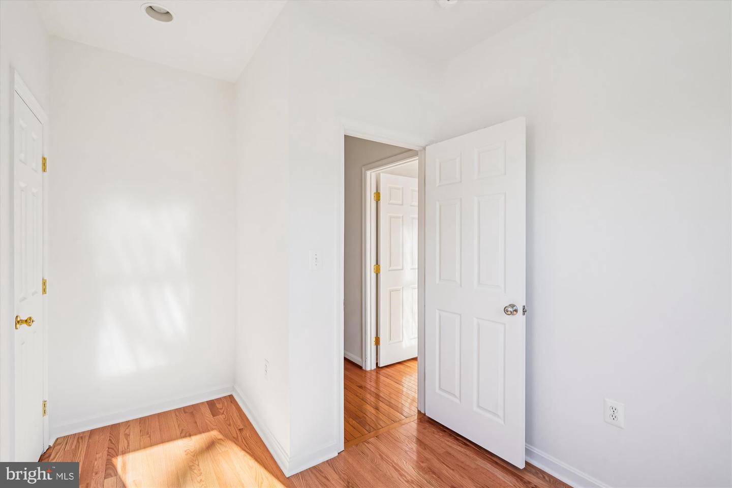 3201 NOTTAGE LN, FALLS CHURCH, Virginia 22042, 6 Bedrooms Bedrooms, ,4 BathroomsBathrooms,Residential,For sale,3201 NOTTAGE LN,VAFX2277438 MLS # VAFX2277438