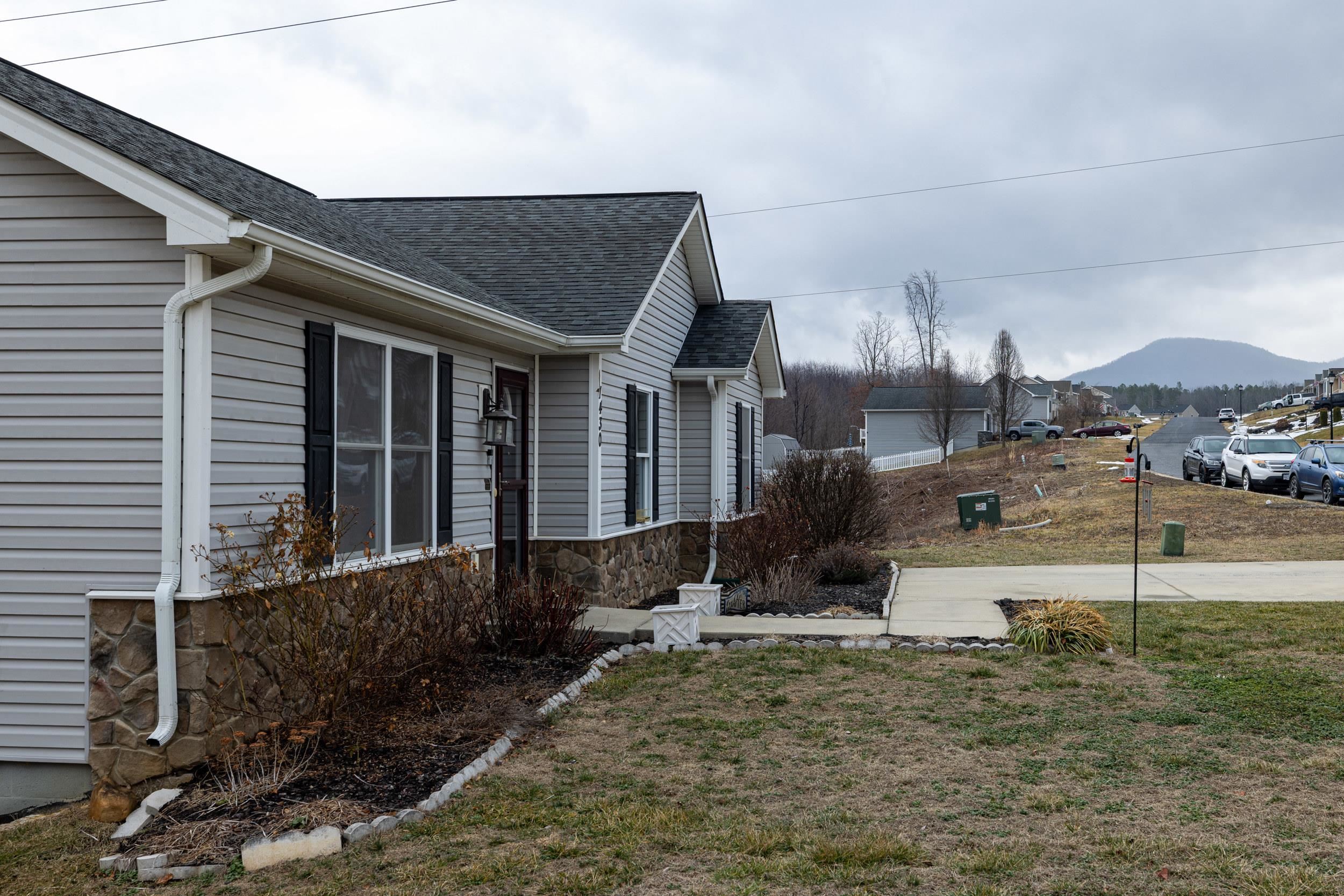 1430 MANDOLIN AVE, GROTTOES, Virginia 24441, 4 Bedrooms Bedrooms, ,3 BathroomsBathrooms,Residential,1430 Mandolin Ave, Grottoes, VA 24441,1430 MANDOLIN AVE,673508 MLS # 673508