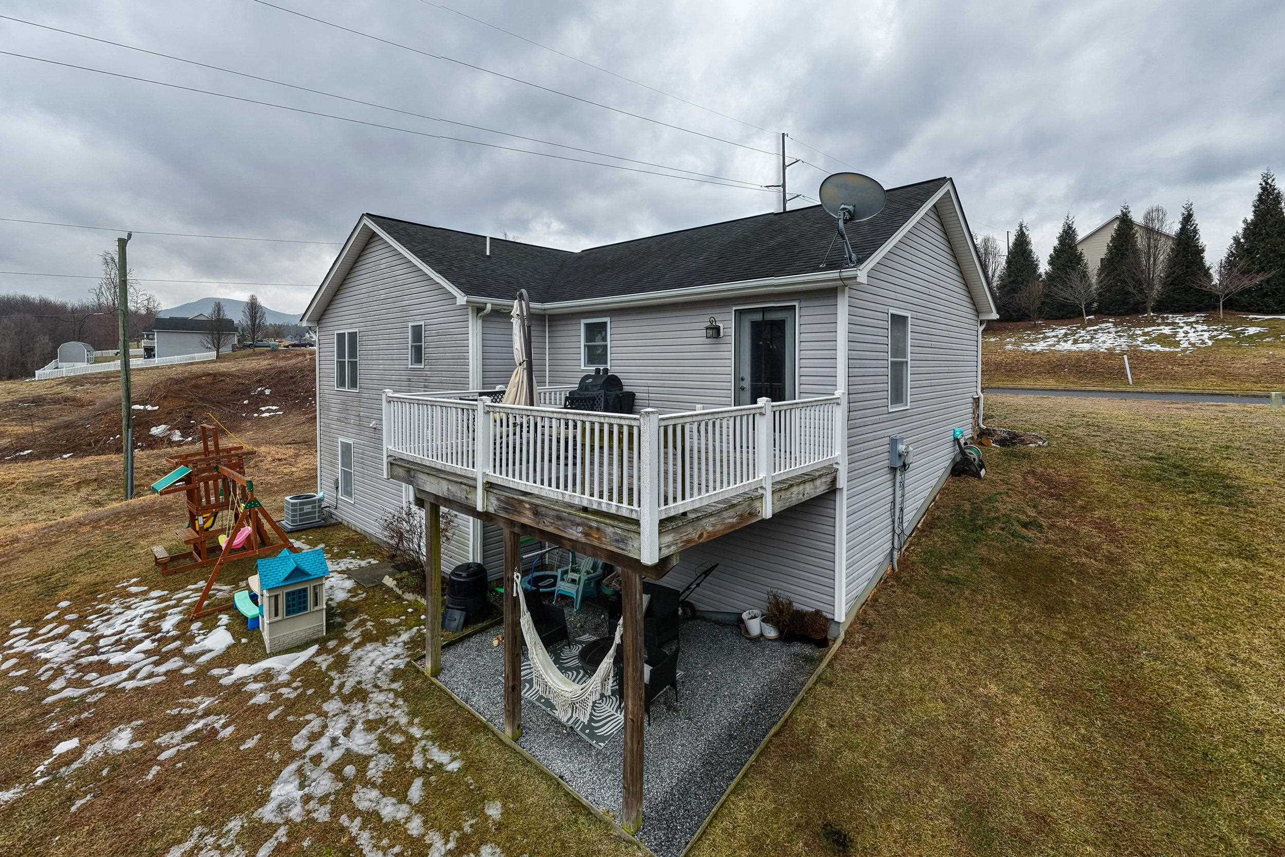 1430 MANDOLIN AVE, GROTTOES, Virginia 24441, 4 Bedrooms Bedrooms, ,3 BathroomsBathrooms,Residential,1430 Mandolin Ave, Grottoes, VA 24441,1430 MANDOLIN AVE,673508 MLS # 673508