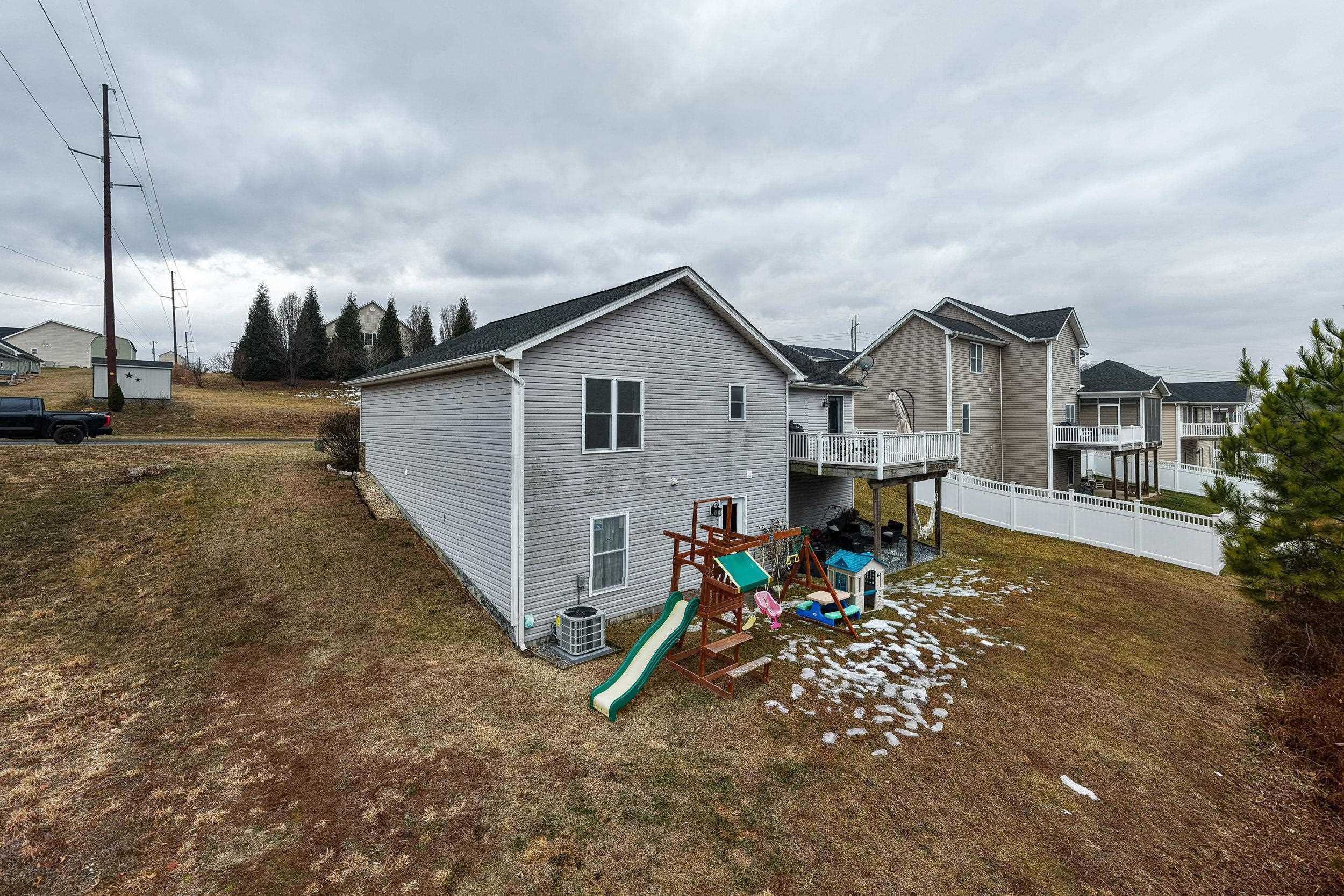 1430 MANDOLIN AVE, GROTTOES, Virginia 24441, 4 Bedrooms Bedrooms, ,3 BathroomsBathrooms,Residential,1430 Mandolin Ave, Grottoes, VA 24441,1430 MANDOLIN AVE,673508 MLS # 673508