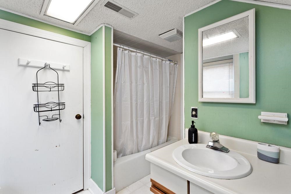 430 SUNRISE AVE, HARRISONBURG, Virginia 22801, 3 Bedrooms Bedrooms, ,2 BathroomsBathrooms,Residential,430 SUNRISE AVE,673517 MLS # 673517