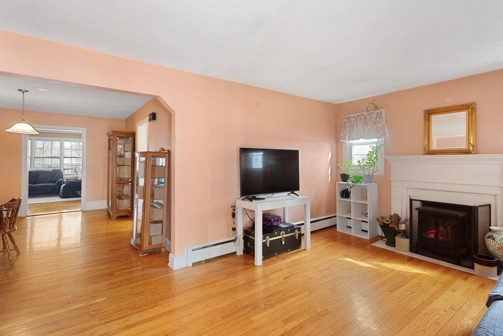 430 SUNRISE AVE, HARRISONBURG, Virginia 22801, 3 Bedrooms Bedrooms, ,2 BathroomsBathrooms,Residential,430 SUNRISE AVE,673517 MLS # 673517