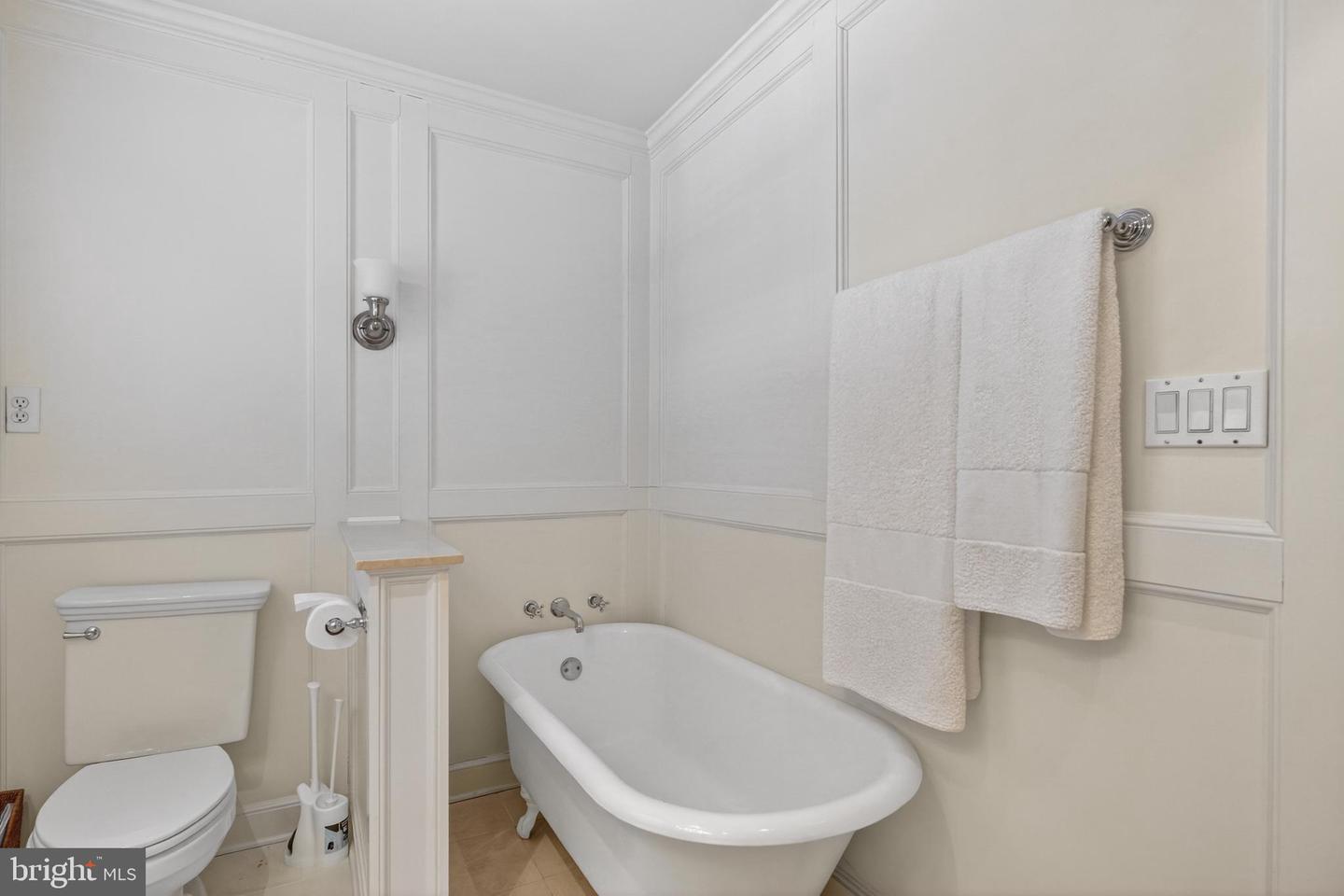 2238 47TH ST NW, WASHINGTON, District Of Columbia 20007, 5 Bedrooms Bedrooms, ,5 BathroomsBathrooms,Residential,For sale,2238 47TH ST NW,DCDC2239574 MLS # DCDC2239574