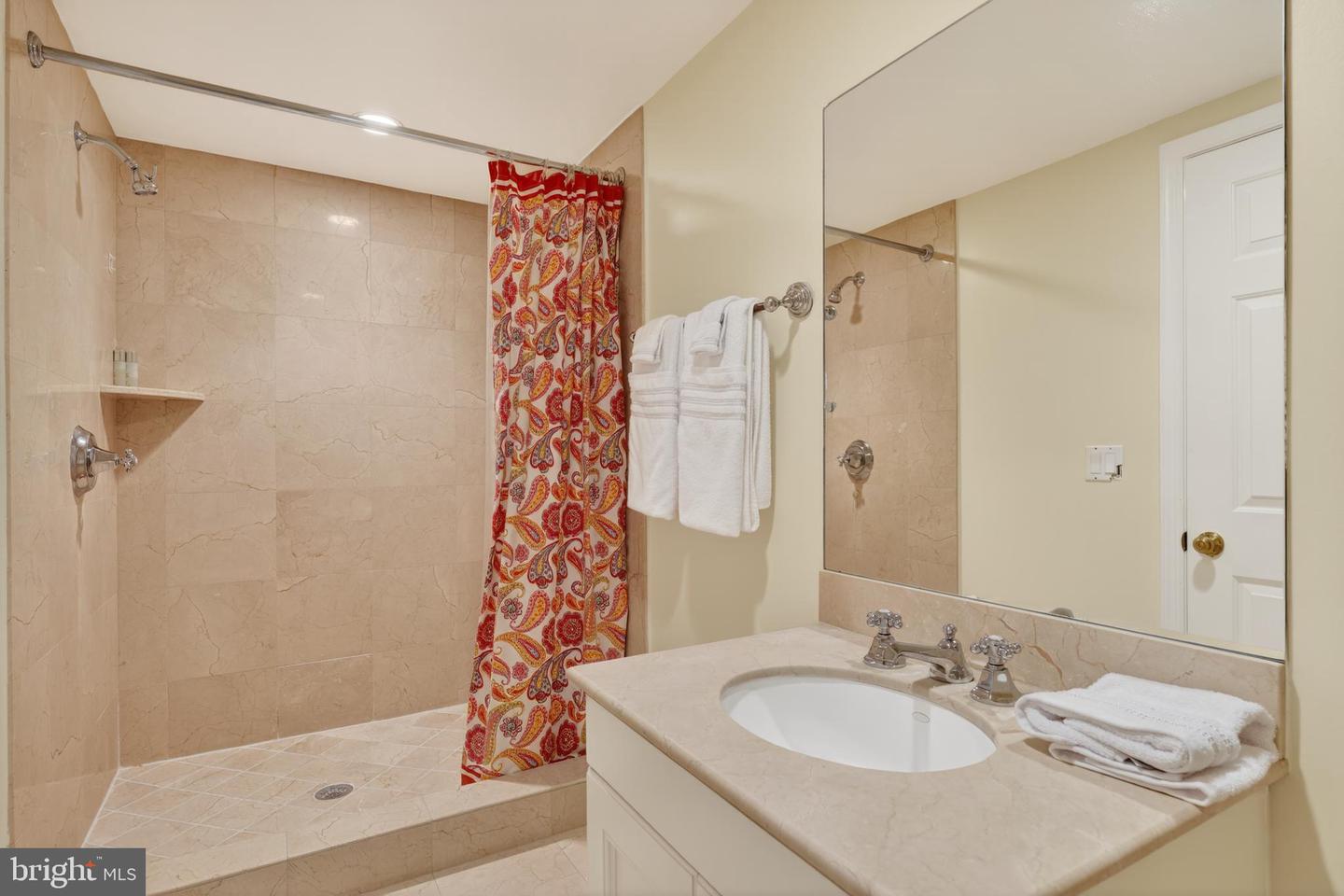 2238 47TH ST NW, WASHINGTON, District Of Columbia 20007, 5 Bedrooms Bedrooms, ,5 BathroomsBathrooms,Residential,For sale,2238 47TH ST NW,DCDC2239574 MLS # DCDC2239574