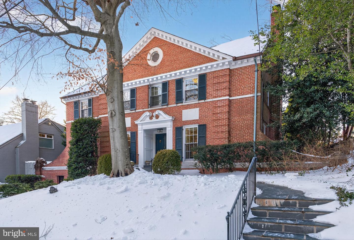 2238 47TH ST NW, WASHINGTON, District Of Columbia 20007, 5 Bedrooms Bedrooms, ,5 BathroomsBathrooms,Residential,For sale,2238 47TH ST NW,DCDC2239574 MLS # DCDC2239574