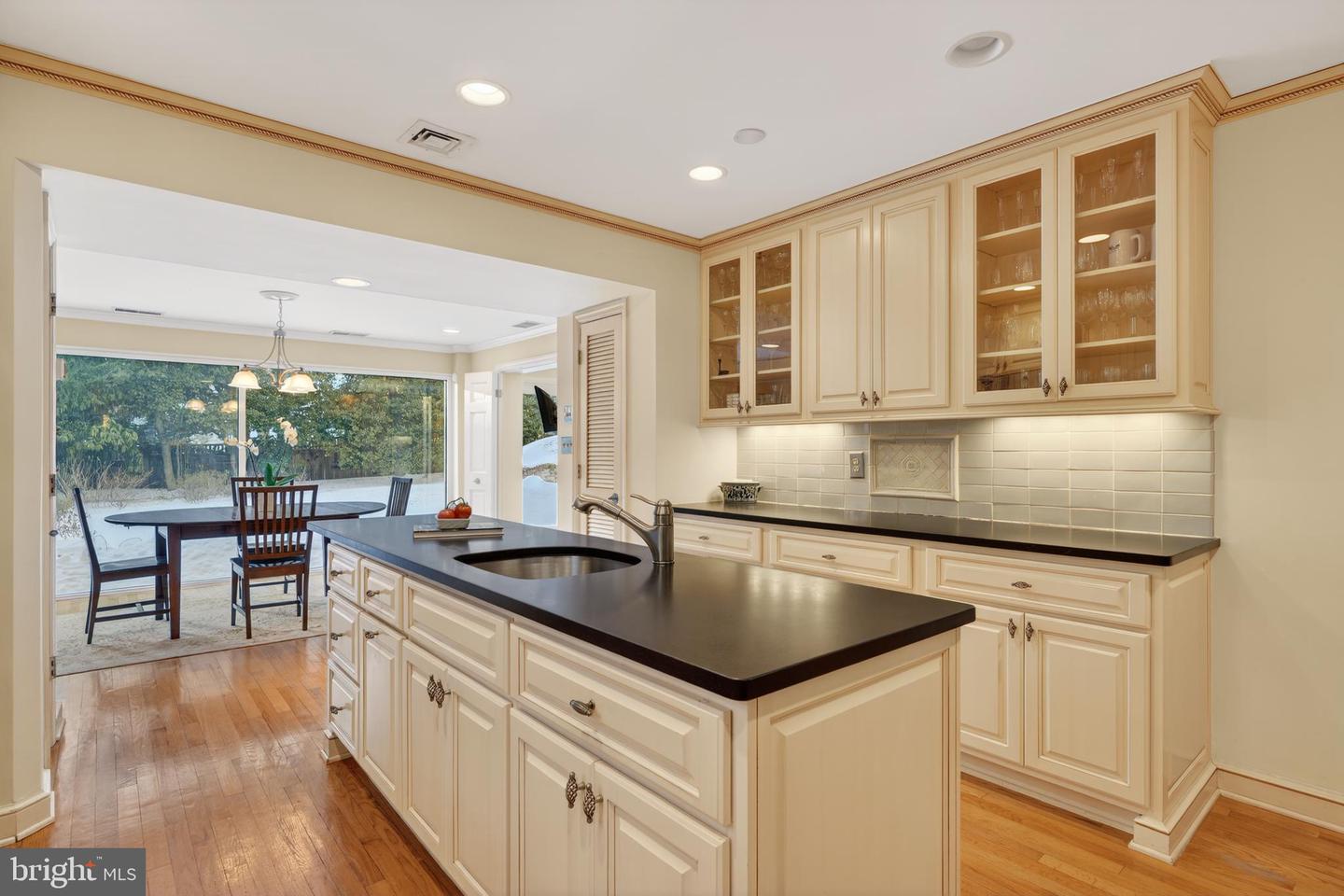 2238 47TH ST NW, WASHINGTON, District Of Columbia 20007, 5 Bedrooms Bedrooms, ,5 BathroomsBathrooms,Residential,For sale,2238 47TH ST NW,DCDC2239574 MLS # DCDC2239574