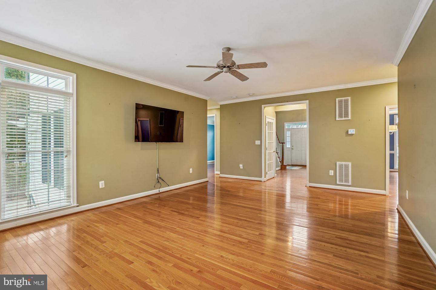 20338 CLIFTONS POINT ST, POTOMAC FALLS, Virginia 20165, 4 Bedrooms Bedrooms, 9 Rooms Rooms,4 BathroomsBathrooms,Residential,For sale,20338 CLIFTONS POINT ST,VALO2114276 MLS # VALO2114276